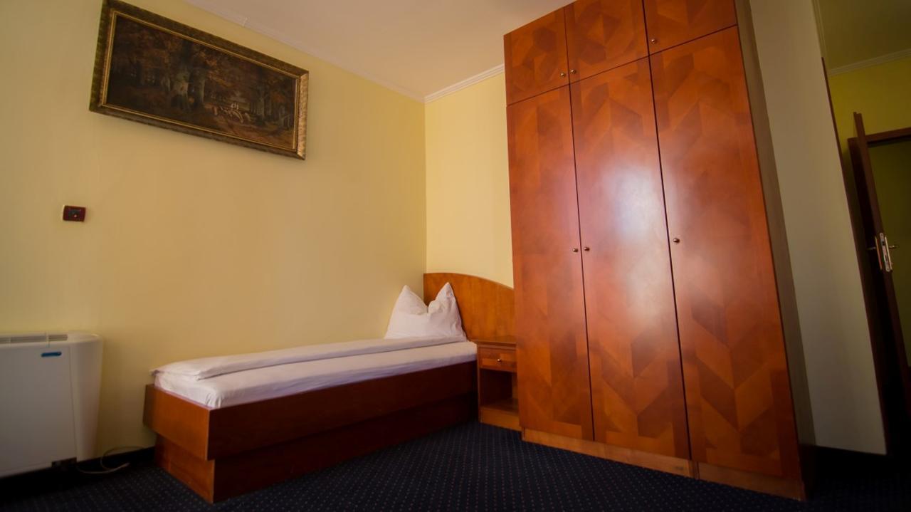 Hotel Ana Gospić Exterior foto